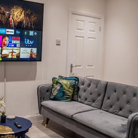 BV Comfy Spacious 3 Bedroom House At Tatton Street Mánchester Exterior foto