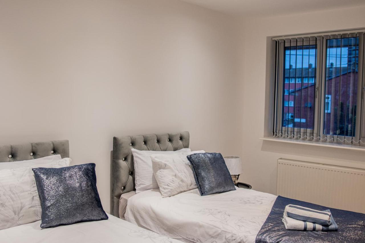 BV Comfy Spacious 3 Bedroom House At Tatton Street Mánchester Exterior foto
