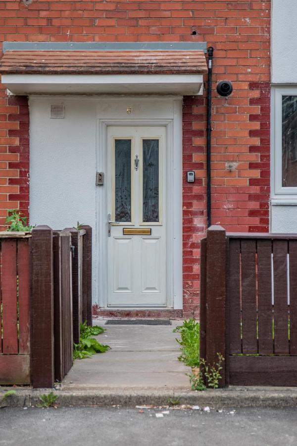BV Comfy Spacious 3 Bedroom House At Tatton Street Mánchester Exterior foto