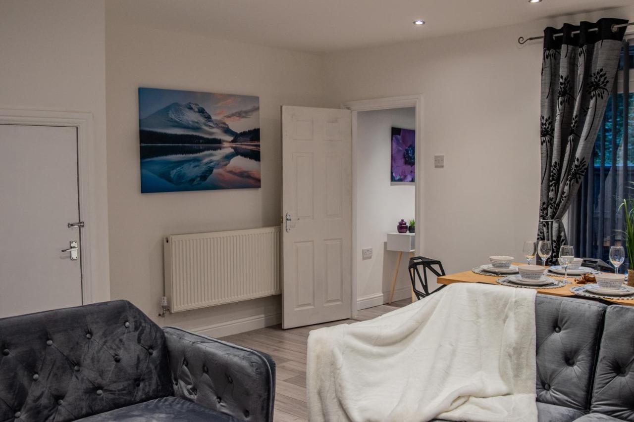 BV Comfy Spacious 3 Bedroom House At Tatton Street Mánchester Exterior foto