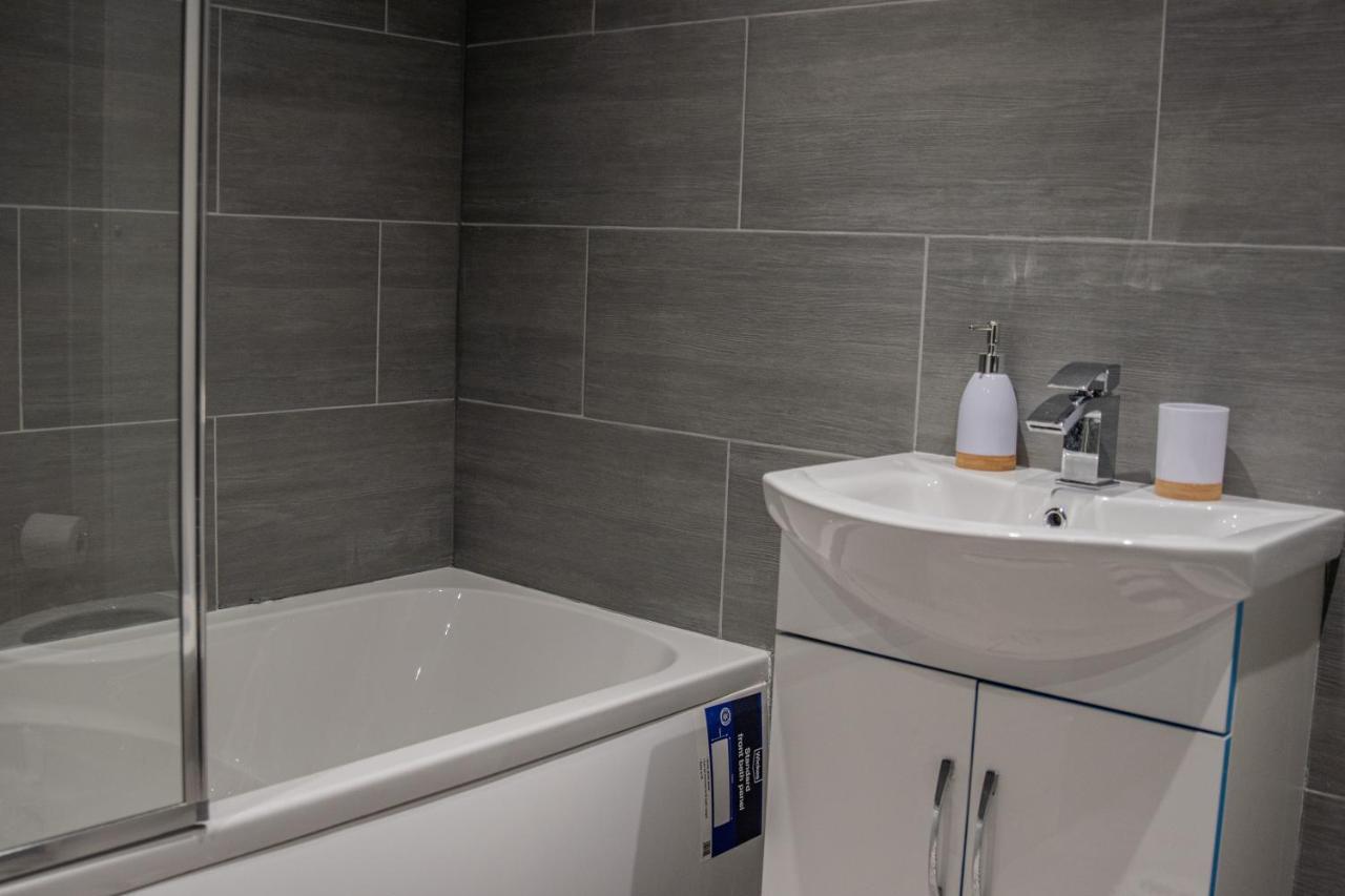 BV Comfy Spacious 3 Bedroom House At Tatton Street Mánchester Exterior foto